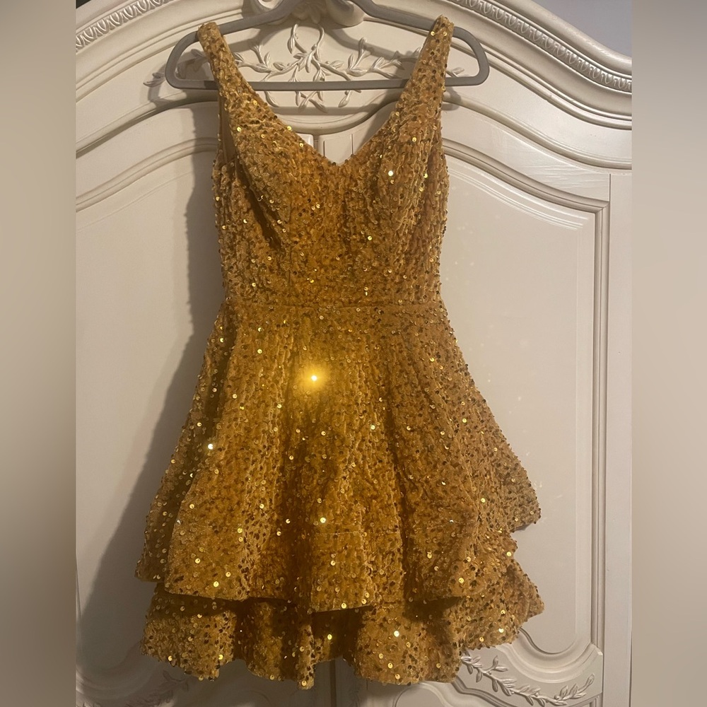 Sequin V Neck  Dresses Size 6 A-Line Sparkly Mini Prom Cocktail Party Gowns